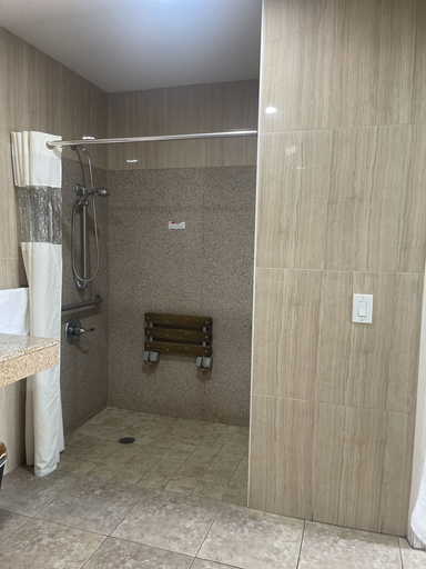 Bathroom 4, Economy Inn, Los Angeles