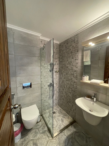 Bathroom 3, Beit Laure, Koura