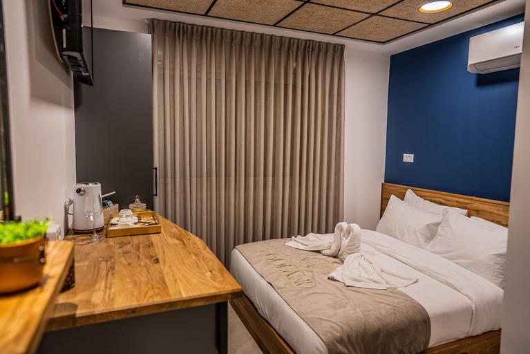 Bedroom 3, Goland Hotel