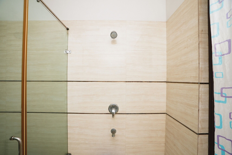 Bathroom 3, Home 92, Gautam Buddha Nagar