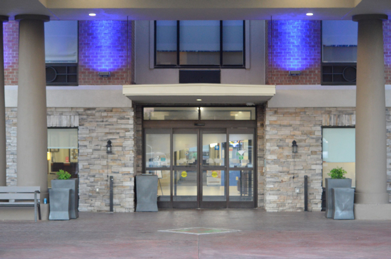 Holiday Inn Express & Suites FRANKLIN, Robertson, Tennessee