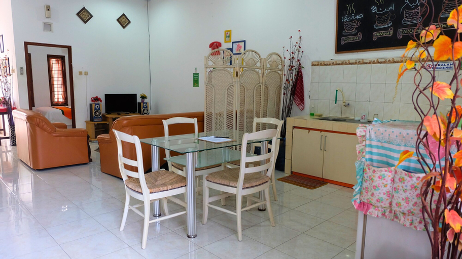 Dining Room 5