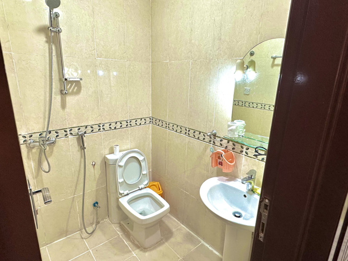 Bathroom 5, Hello Hostel, Dubai