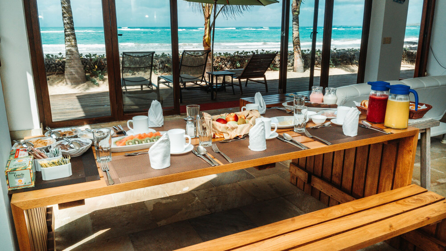 Food & Drinks 5, Mi Playa Galapagos Beachfront, Isabela