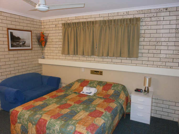 Bedroom 4, Cara Motel, Maryborough