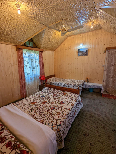 Bedroom 5, Golden Hopes Group of Houseboats, Srinagar