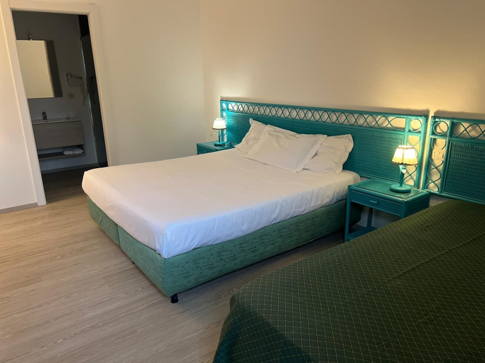 Bedroom 3, Hotel Baia Delle Sirene, Messina
