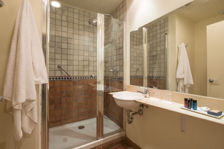 Bathroom 5, Hotel El Convent de Begur, Girona