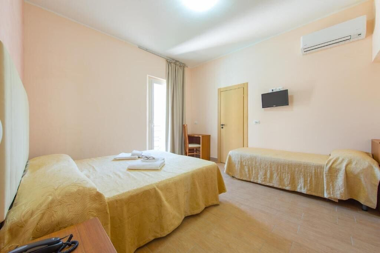 Bedroom 5, Adria Nuova, Rimini