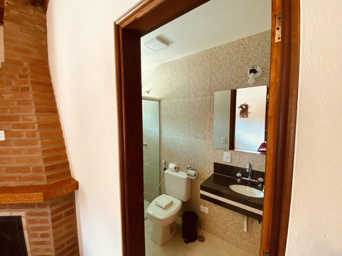 Bathroom 2, Davilas Inn, Camanducaia