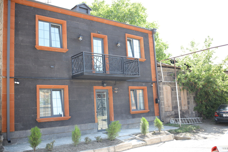 Exterior & Views 2, Tatenc tun