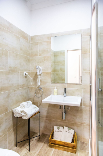 Bathroom 4, A Casa da Cerca, Almodôvar