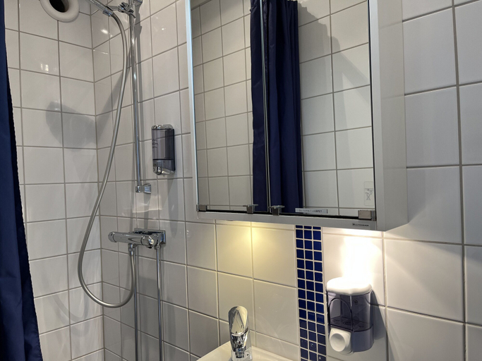 Bathroom 3, Nösund Havshotell, Orust