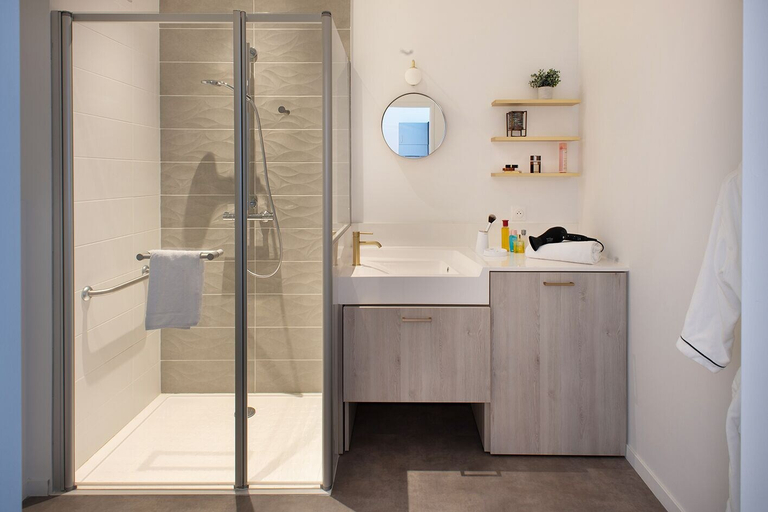 Bathroom, Maison Douaud Vannes, Morbihan