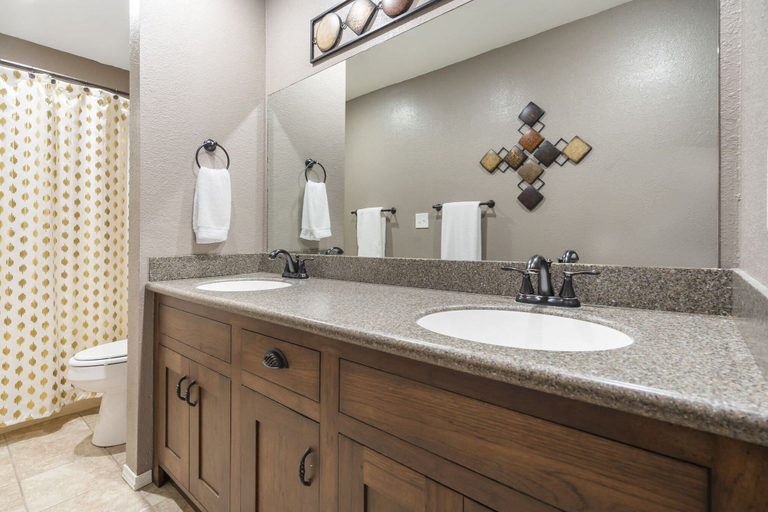Bathroom 4, SDC Gem, Stone