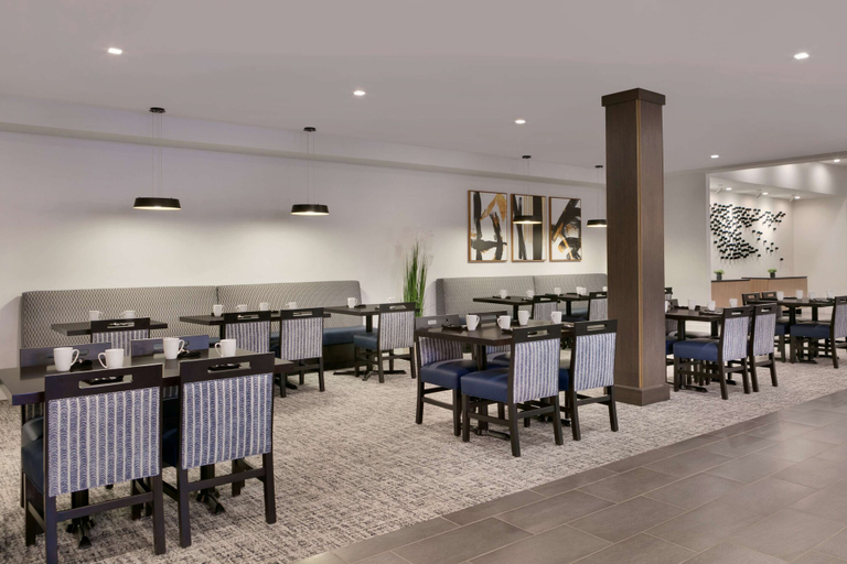 Food & Drinks 5, DoubleTree by Hilton Canton Downtown, Stark