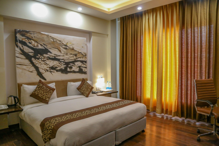 Bedroom 2, Four Leaf Hotel, Budaun