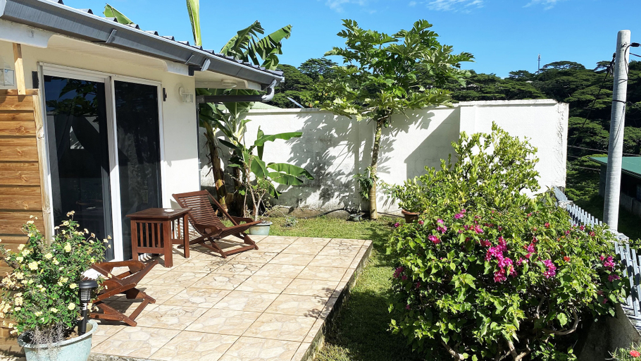 Exterior & Views, Mahina's Lodge