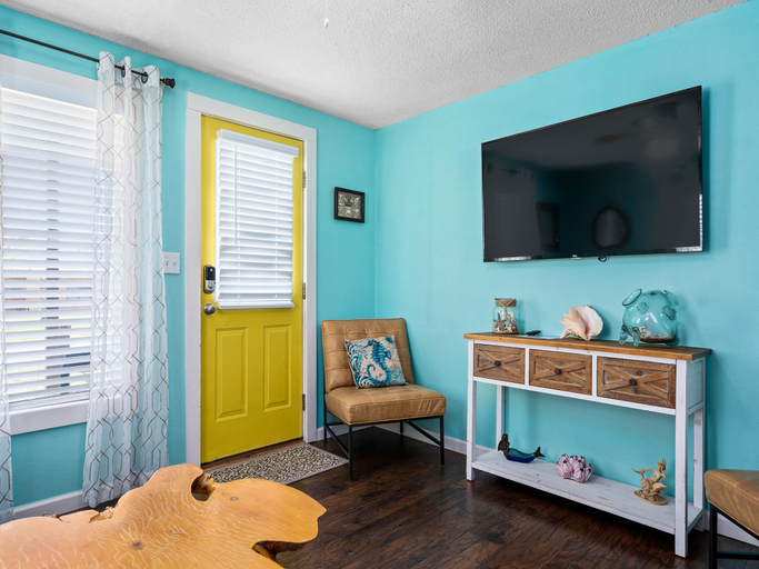 Others 5, Castaway Cottage, Aransas
