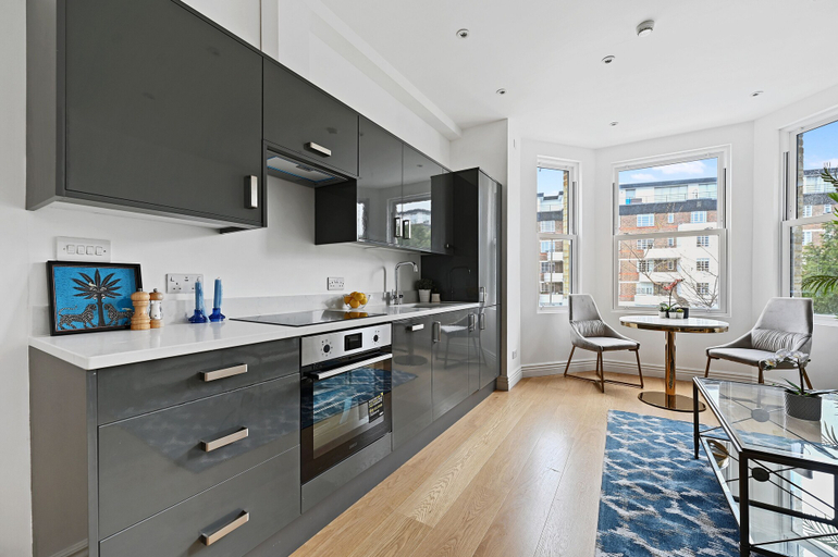 Others 5, Nightingale Suites, London