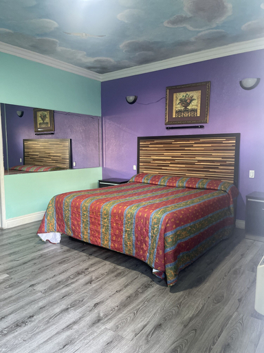 Bedroom 2, Economy Inn, Los Angeles