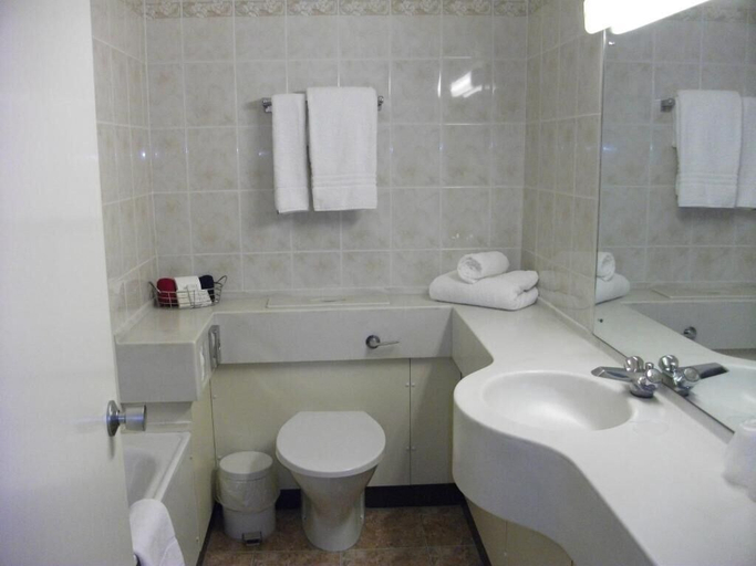 Bathroom 4, The Carlton Park Hotel, Rotherham