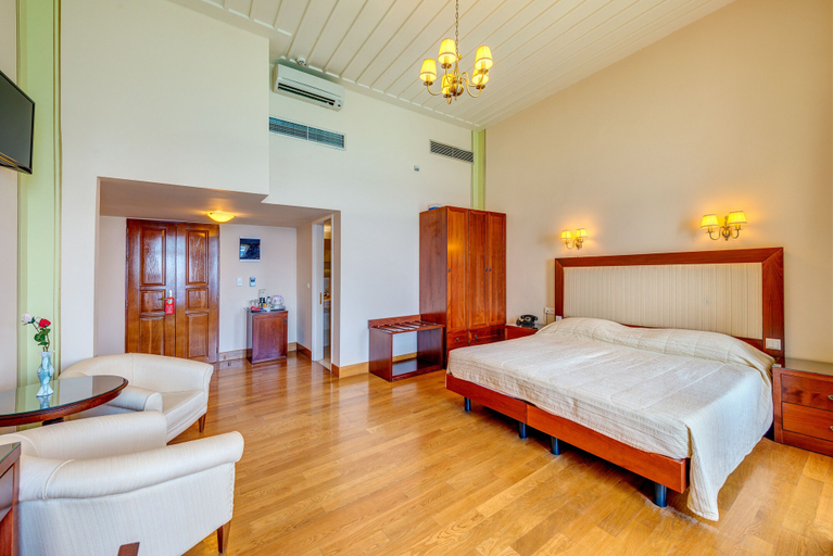Bedroom 3, Apollonion Palace Hotel, South Aegean