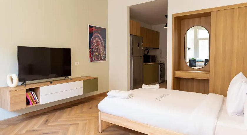 Brassbell apartments in Downtown Talaat Harb street, Qasr an-Nil