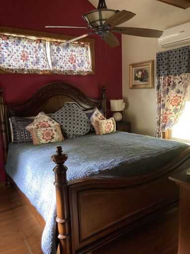Bedroom 3, All Seasons Treehouse Village, Carroll