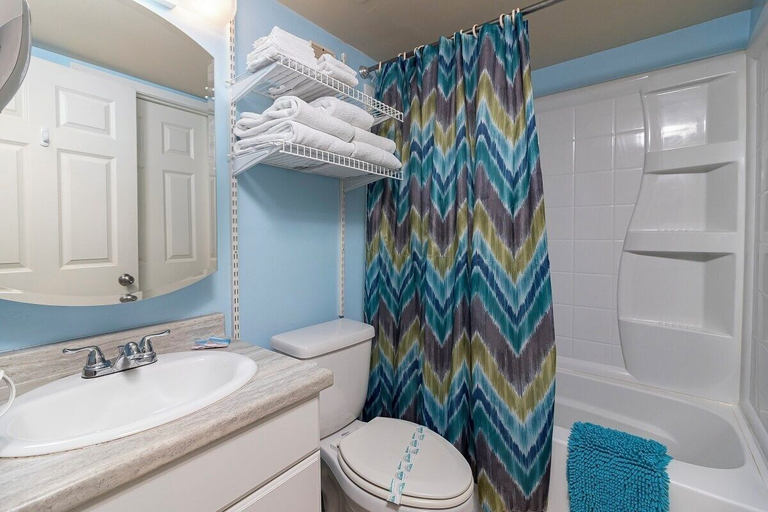 Bathroom, Beachers 120, Saint Johns