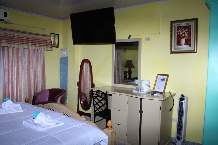 Bedroom 5, Quality Inn Suites, Guyana, City of Georgetown