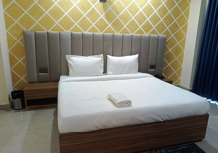 Bedroom 2, Pacific Inn City Center, Gurgaon