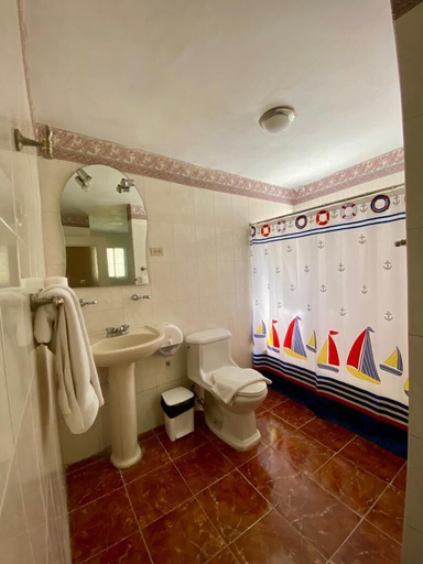Bathroom 3, BOTANIC GARDEN HOSTAL, Distrito Nacional