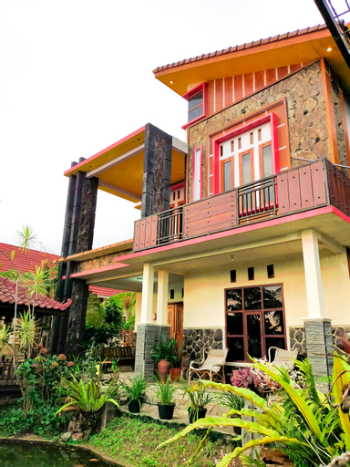 Villa Kamar Tamu Batu, Malang