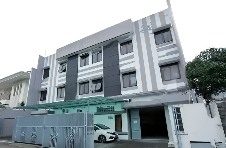 Exterior & Views 13