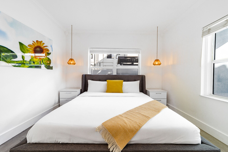 Bedroom 2, The Blue Parrot, Broward