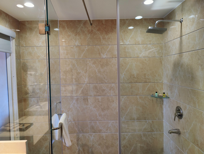 Bathroom 4, Kaithal Resort - Kasauli, Solan