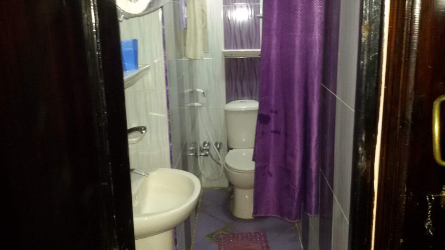 Bathroom 4, Gohar Guest House, Al-Ahram
