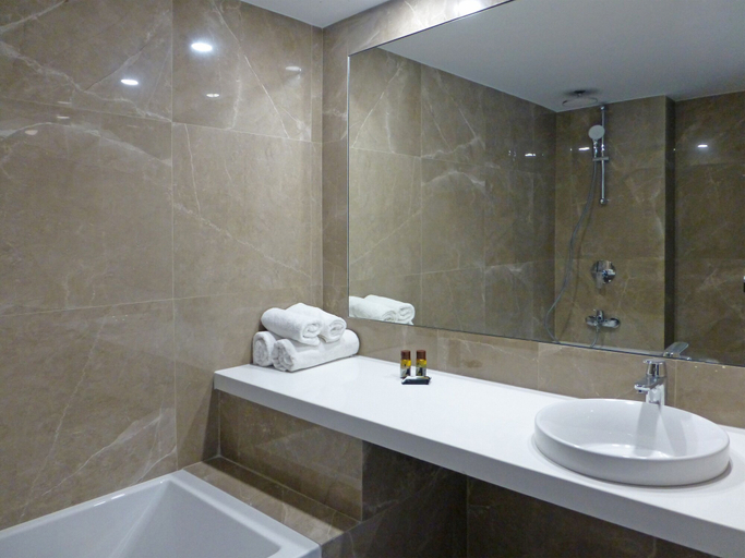 Bathroom 5, Sunrise Oasis Hotel & Waterpark
