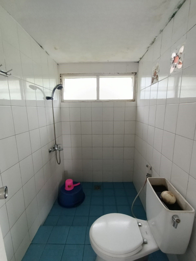 Bathroom 3, Villa Ciloto 411 by Puncak Go Villas, Bogor