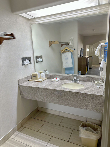 Bathroom 4, Days Inn & Suites by Wyndham Opelousas, Saint Landry