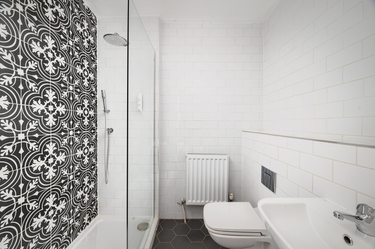 Bathroom 4, Cairn Hotel Newcastle Jesmond, Newcastle upon Tyne