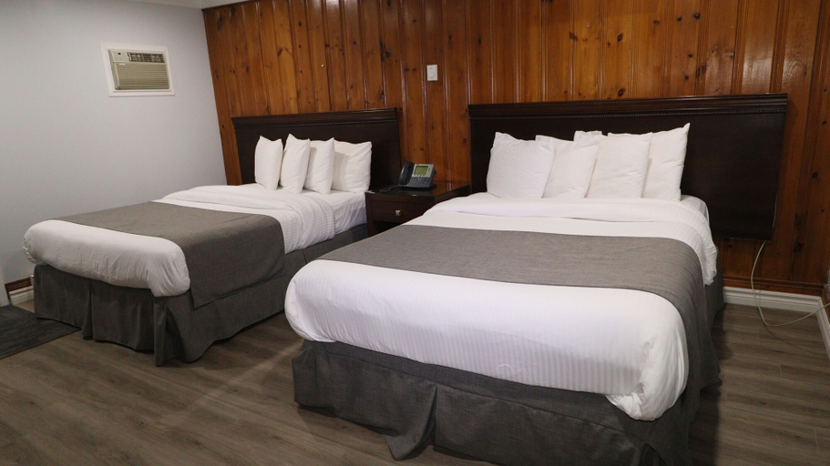 Bedroom 3, Algonquin Lakeside Resort, Haliburton