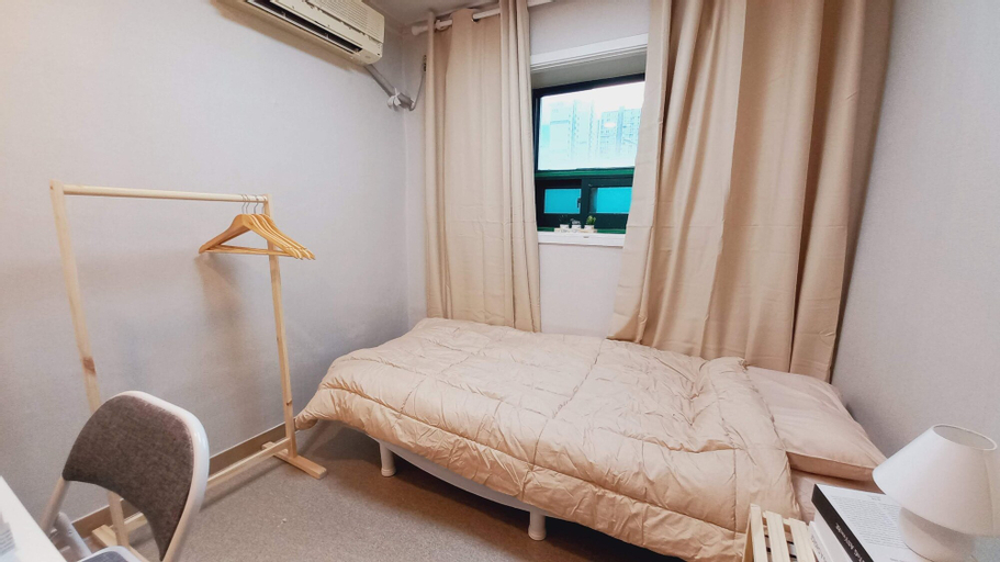 Bedroom 12