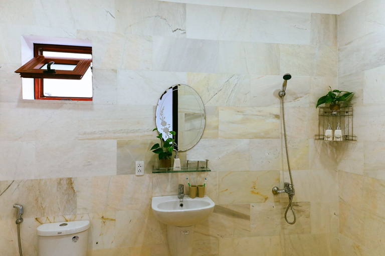 Bathroom 3, Hoian Central Garden Homestay, Da Nang