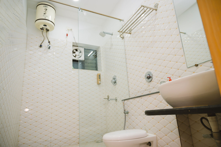 Bathroom 4, Hotel Green Apple, Sundargarh