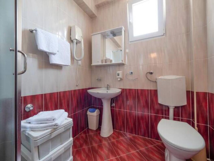 Bathroom 4, Mediterranean Guest House Balkan