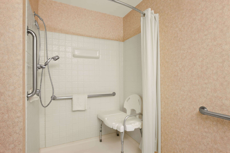 Bathroom 4, Baymont by Wyndham Golden/Red Rocks, Jefferson