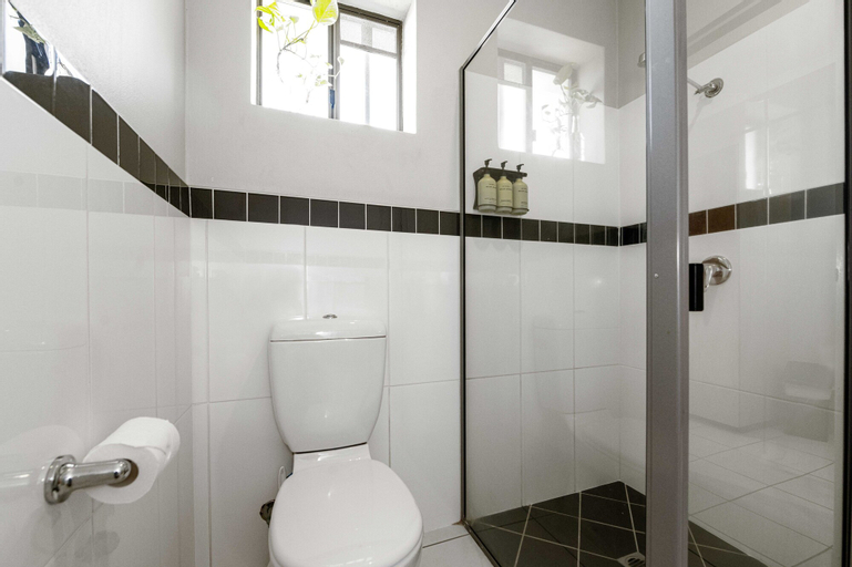 Bathroom 20