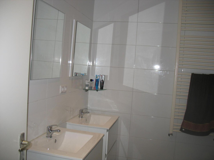 Bathroom 5, Guest House Amsterdam - Hostel, Amsterdam